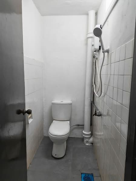 1-storey Terraced House for Rent in Taman Abad (Johor Bahru) - Sue Jin Tee - Bathroom - PropertyGuru.com.my