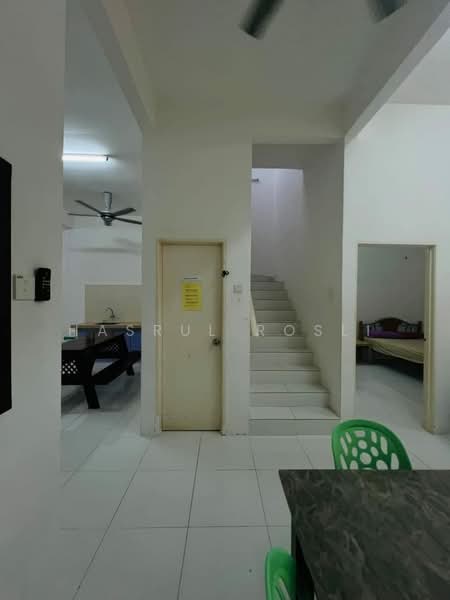Rumah Teres 2 Tingkat untuk Dijual di Taman Tunku Sarina (Bandar Darulaman) - Hasrul Rosli - Interior - PropertyGuru.com.my