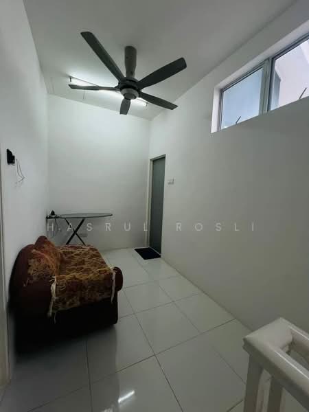 Rumah Teres 2 Tingkat untuk Dijual di Taman Tunku Sarina (Bandar Darulaman) - Hasrul Rosli - Interior - PropertyGuru.com.my