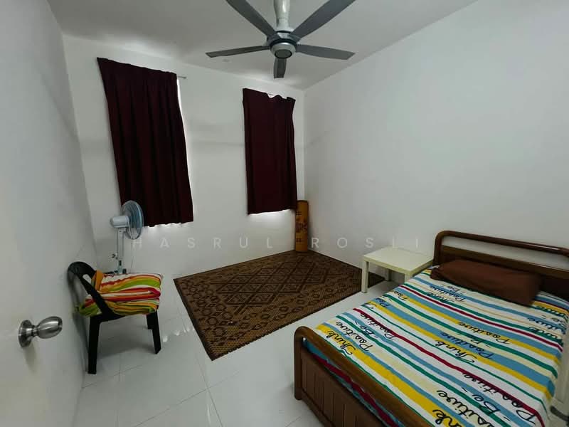 Rumah Teres 2 Tingkat untuk Dijual di Taman Tunku Sarina (Bandar Darulaman) - Hasrul Rosli - Bedroom - PropertyGuru.com.my