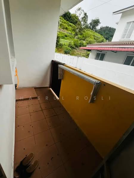 Rumah Teres 2 Tingkat untuk Dijual di Taman Tunku Sarina (Bandar Darulaman) - Hasrul Rosli - Balcony - PropertyGuru.com.my