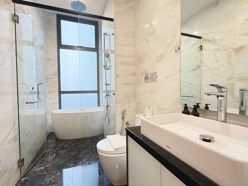 Service Residence for Sale at Royce Residence - Jenson Low - Bathroom - PropertyGuru.com.my