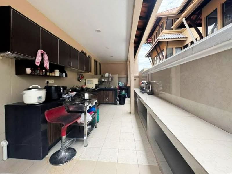 Semi-Detached House for Sale in Sri Hartamas (Kuala Lumpur) - M.J Zairin - Kitchen - PropertyGuru.com.my