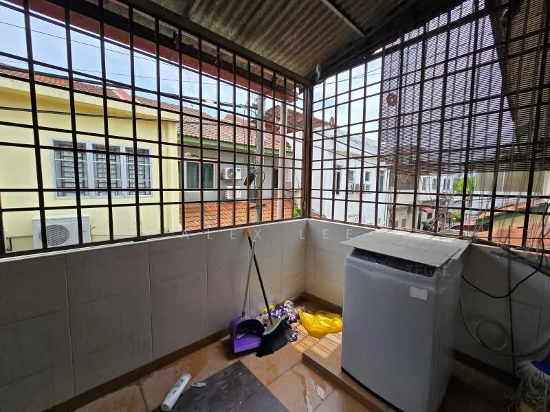 Rumah Teres untuk Dijual di Bandar Puteri Klang (Klang) - Alex Lee - Balcony - PropertyGuru.com.my