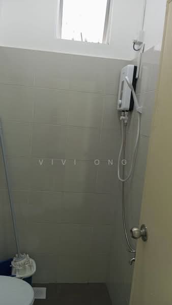 Pangsapuri untuk Disewa di Seri Molek Perdana - Vivi Ong - Bathroom - PropertyGuru.com.my