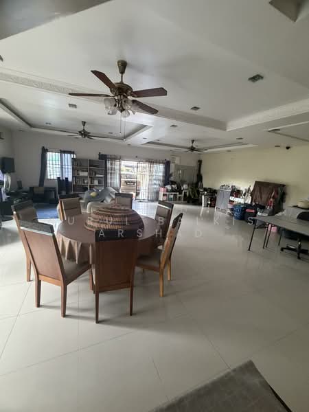 Rumah Teres 2 Tingkat untuk Dijual di Bandar Nusa Rhu (Shah Alam) - Nurul Balkis Arshad - Living Room - PropertyGuru.com.my