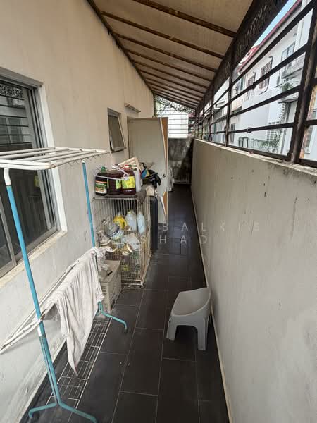 Rumah Teres 2 Tingkat untuk Dijual di Bandar Nusa Rhu (Shah Alam) - Nurul Balkis Arshad - Balcony - PropertyGuru.com.my