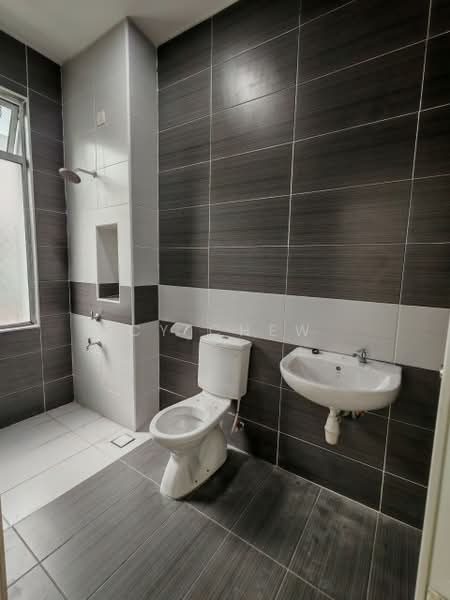 Rumah Kluster untuk Disewa di Taman Kempas Indah (Tebrau) - CY Chew - Bathroom - PropertyGuru.com.my