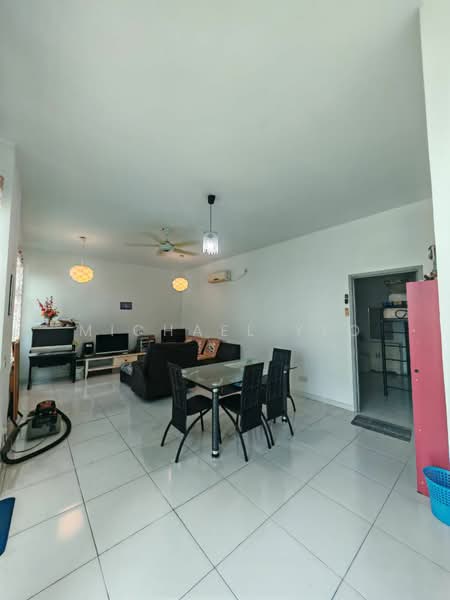 Servis Apartment untuk Disewa di The Sky Executive Suites - Michael Yeo - Living Room - PropertyGuru.com.my