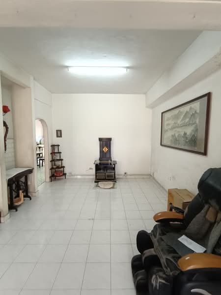 2-storey Terraced House for Sale in Taman Overseas Union (Taman Oug) (Jalan Klang Lama (Old Klang Road)) - Han . - Living Room - PropertyGuru.com.my