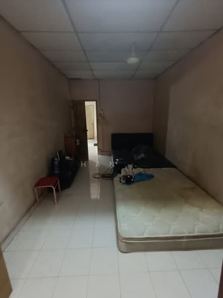 2-storey Terraced House for Sale in Taman Overseas Union (Taman Oug) (Jalan Klang Lama (Old Klang Road)) - Han . - Bedroom - PropertyGuru.com.my