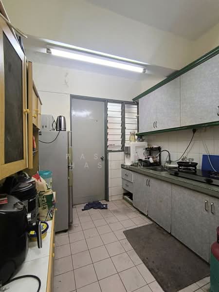Apartment for Sale at Tasik Heights Apartment - Hasliza Hassan - Kitchen - PropertyGuru.com.my