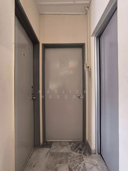 Apartment for Sale at Tasik Heights Apartment - Hasliza Hassan - Corridor - PropertyGuru.com.my