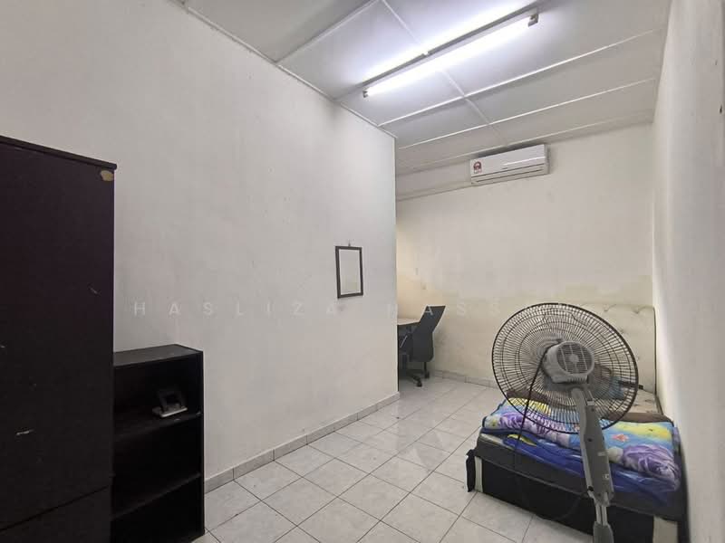 Apartment for Sale at Tasik Heights Apartment - Hasliza Hassan - Bedroom - PropertyGuru.com.my