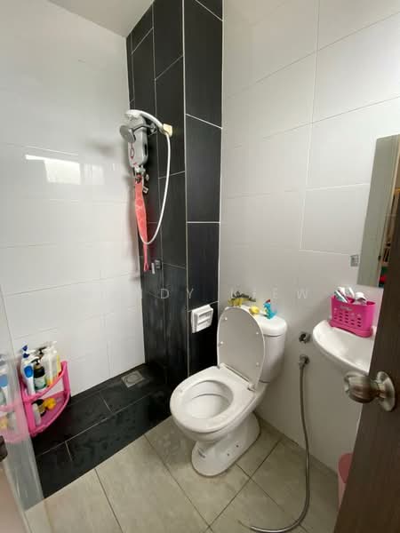 Service Residence for Sale at Seasons Garden Residences - Mandy Liew - Bathroom - PropertyGuru.com.my