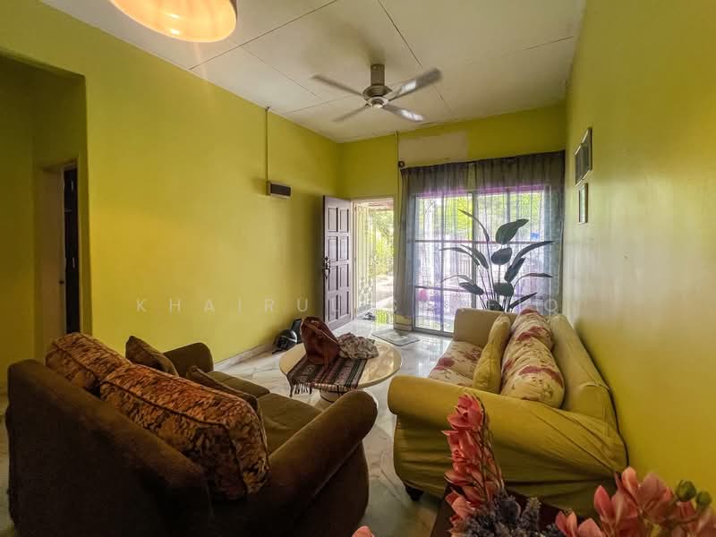 Rumah Teres 1 Tingkat untuk Disewa di Puncak Alam (Selangor) - Khairul Syafiq - Living Room - PropertyGuru.com.my