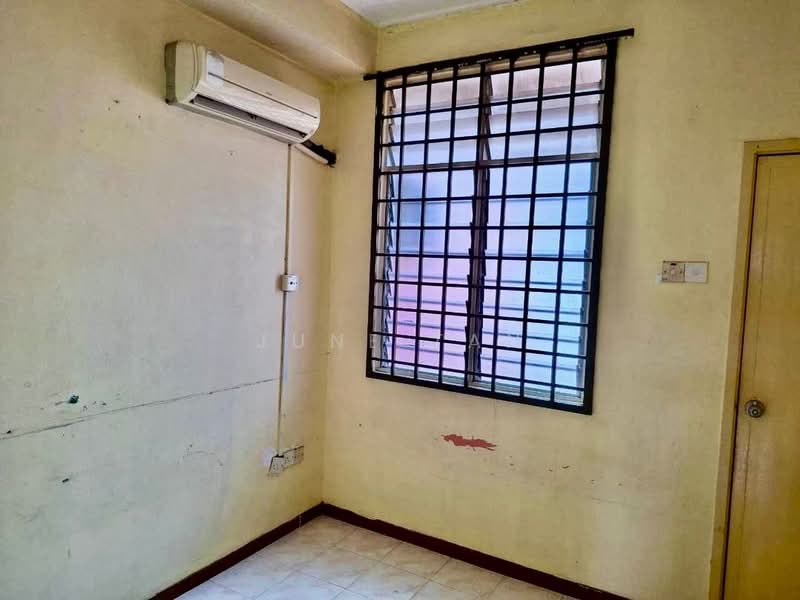 2-storey Terraced House for Sale in Bandar Seri Alam (Masai) - June Tan - PropertyGuru.com.my