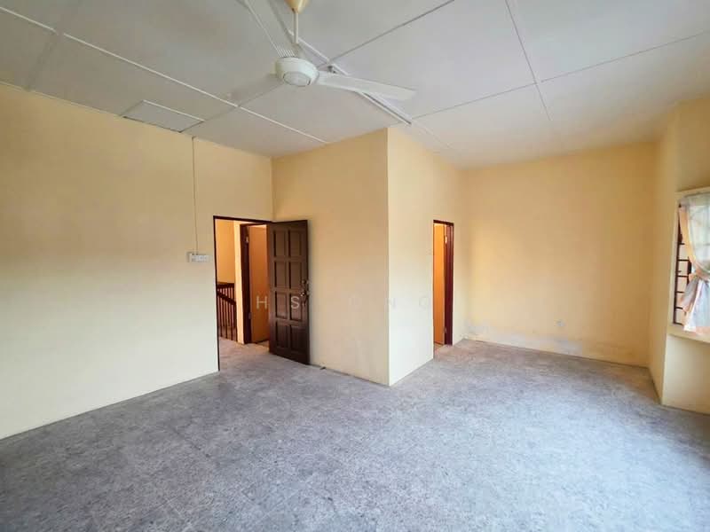 2-storey Terraced House for Sale in Klang (Selangor) - HS Ong - Master Bedroom - PropertyGuru.com.my