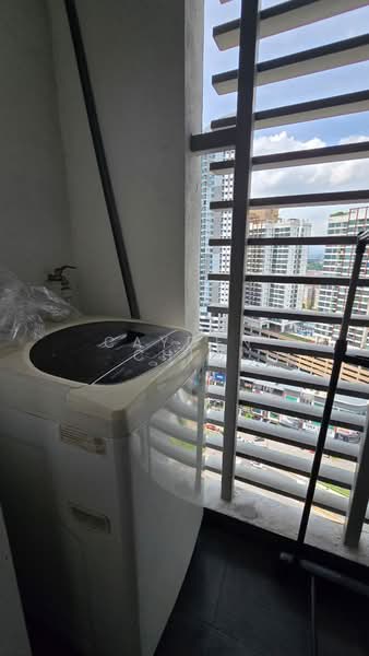 Servis Apartment untuk Disewa di Silk Sky - Cayden Chin - Balcony - PropertyGuru.com.my