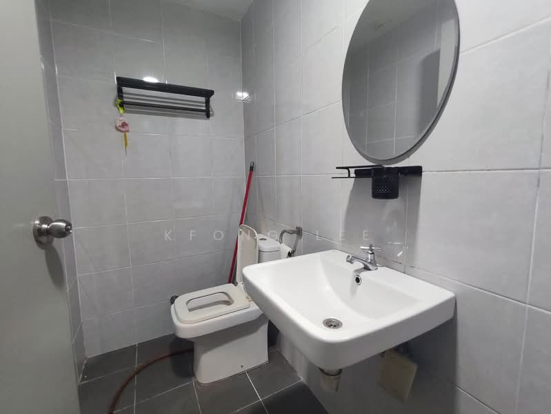 Condominium for Rent at The Edge Residence - Kfong Lee - Bathroom - PropertyGuru.com.my