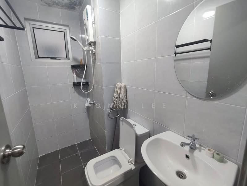 Condominium for Rent at The Edge Residence - Kfong Lee - Bathroom - PropertyGuru.com.my