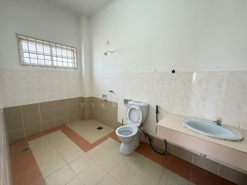 Bungalow for Sale in Bandar Country Homes (Rawang) - Vikram . - Bathroom - PropertyGuru.com.my