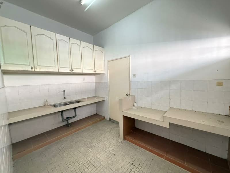 Bungalow for Sale in Bandar Country Homes (Rawang) - Vikram . - Kitchen - PropertyGuru.com.my