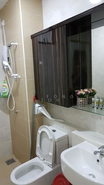 Service Residence for Sale at D'Summit Residences - Ee Fong Toh - Bathroom - PropertyGuru.com.my