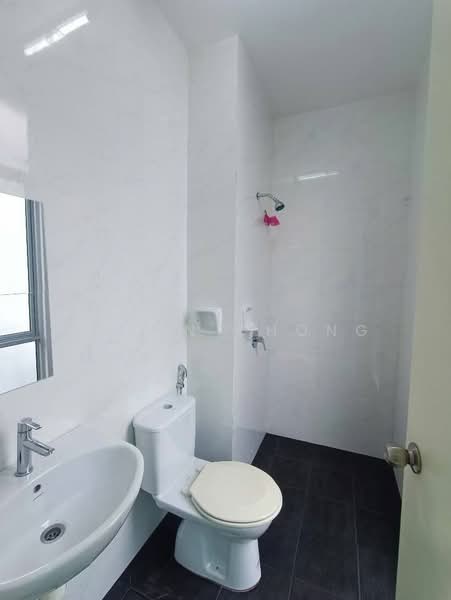 Rumah Bandar untuk Disewa di Balik Pulau (Penang) - Jason Chong - Bathroom - PropertyGuru.com.my