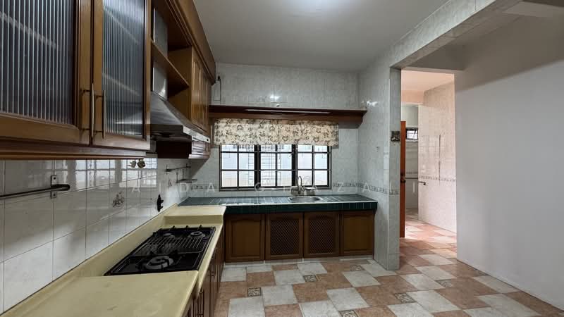 2-storey Terraced House for Sale in Taman Bukit Maluri (Kepong) - Aida Ghazali - Kitchen - PropertyGuru.com.my