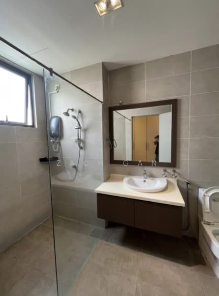 Rumah Berkembar untuk Dijual di Desa Petaling (Kuala Lumpur) - Zach Gan - Bathroom - PropertyGuru.com.my