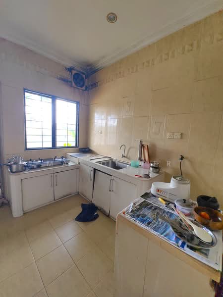 3-storey Terraced House for Sale in Taman Esplanad (Bukit Jalil) - Mak Oliver - Kitchen - PropertyGuru.com.my