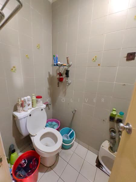 3-storey Terraced House for Sale in Taman Esplanad (Bukit Jalil) - Mak Oliver - Bathroom - PropertyGuru.com.my