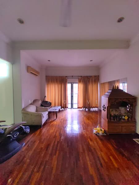 3-storey Terraced House for Sale in Taman Esplanad (Bukit Jalil) - Mak Oliver - Living Room - PropertyGuru.com.my