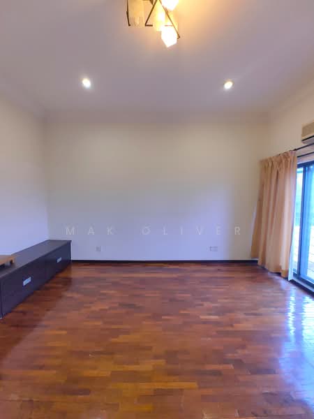 3-storey Terraced House for Sale in Taman Esplanad (Bukit Jalil) - Mak Oliver - Living Room - PropertyGuru.com.my