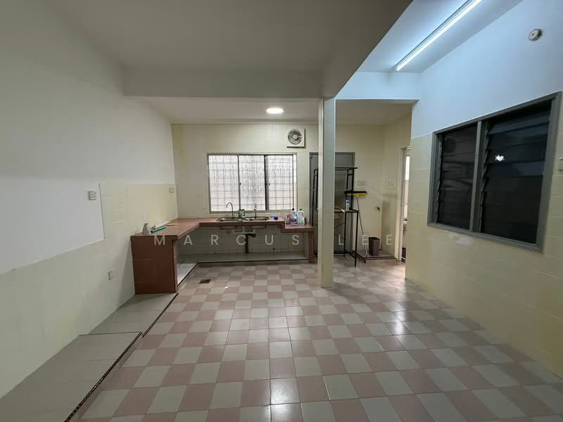 2-storey Terraced House for Rent in Taman Bukit Idaman (Selayang) - Marcus Lee - Kitchen - PropertyGuru.com.my