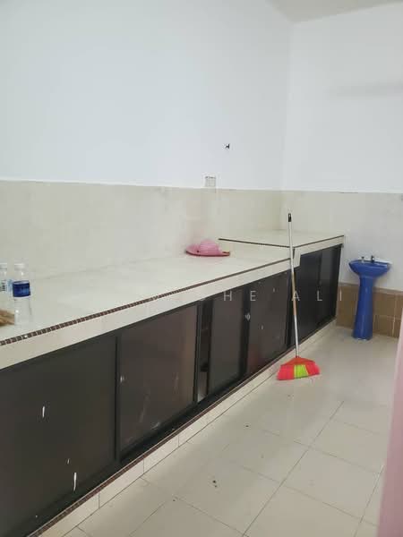 2-storey Terraced House for Sale in Taman Pandan Damai (Kuantan) - Idham Che'Ali - Kitchen - PropertyGuru.com.my