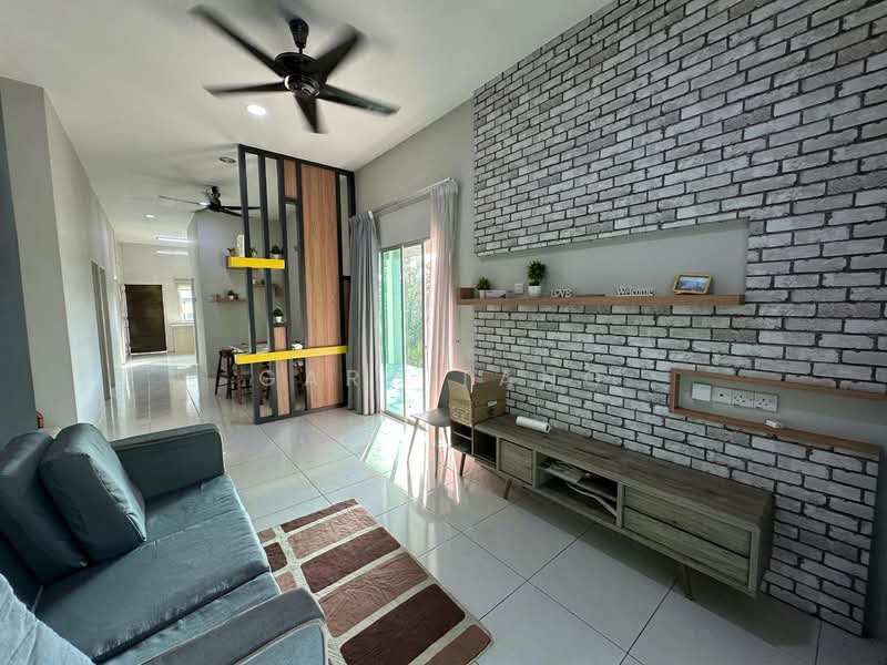 Rumah Teres 1 Tingkat untuk Dijual di Pusing (Perak) - Gary Tang - Living Room - PropertyGuru.com.my
