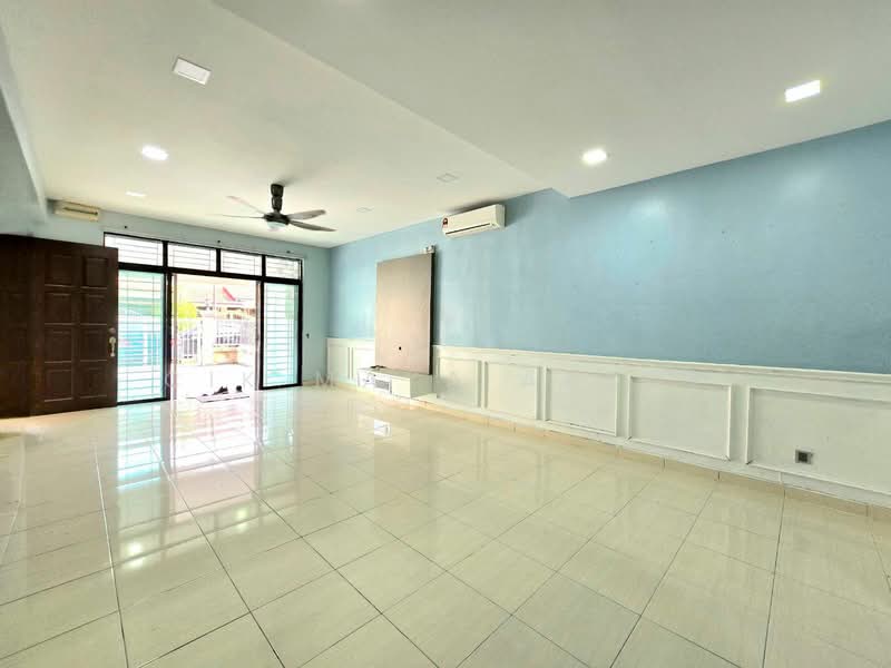 2-storey Terraced House for Sale in Ampang Saujana (Ampang) - Cik Maya Abdul - Living Room - PropertyGuru.com.my