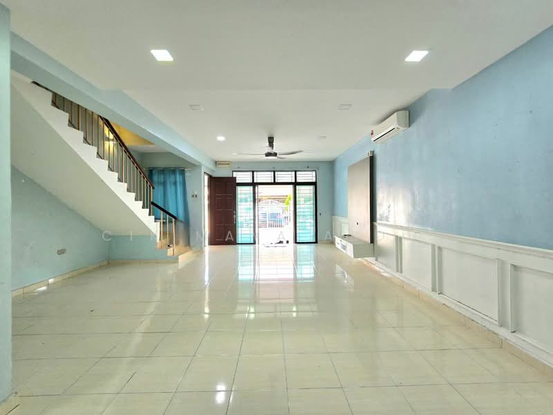 2-storey Terraced House for Sale in Ampang Saujana (Ampang) - Cik Maya Abdul - Living Room - PropertyGuru.com.my