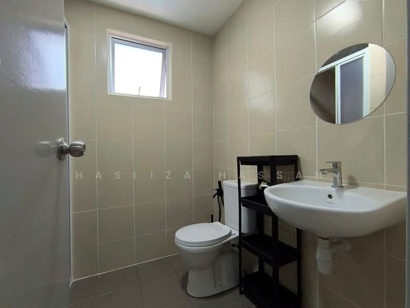 Pangsapuri untuk Disewa di PPR Salak Selatan - Hasliza Hassan - Bathroom - PropertyGuru.com.my