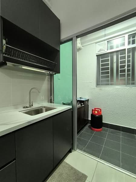 Pangsapuri untuk Disewa di PPR Salak Selatan - Hasliza Hassan - Kitchen - PropertyGuru.com.my