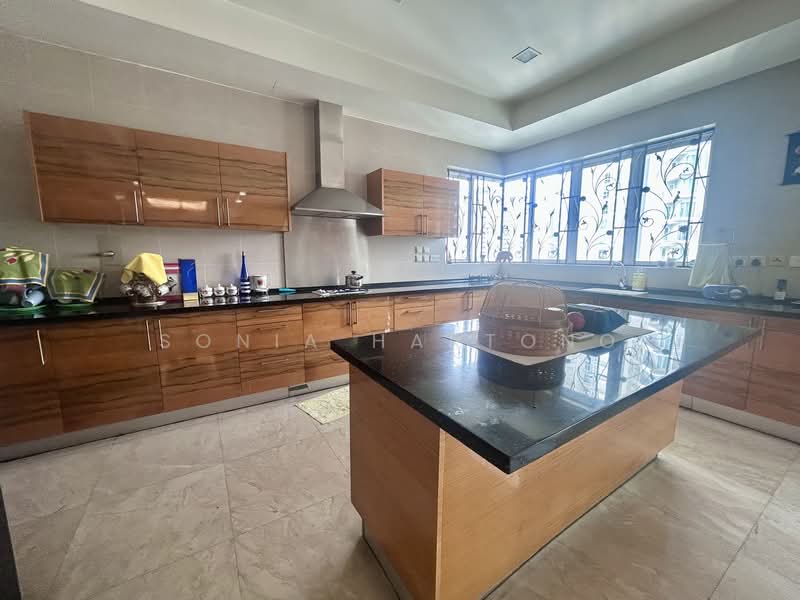 Kondominium untuk Dijual di Mont Kiara Meridin - Sonia Hartono - Kitchen - PropertyGuru.com.my