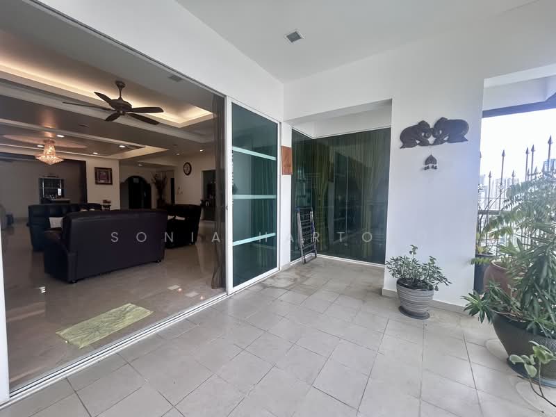 Kondominium untuk Dijual di Mont Kiara Meridin - Sonia Hartono - Living Room - PropertyGuru.com.my