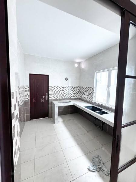 Semi-Detached House for Sale in Kajang 2 (Kajang) - Dennix Chin - Kitchen - PropertyGuru.com.my