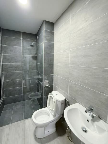 Servis Apartment untuk Disewa di Utropolis Urbano - Aeric Petrelli Goh - Bathroom - PropertyGuru.com.my