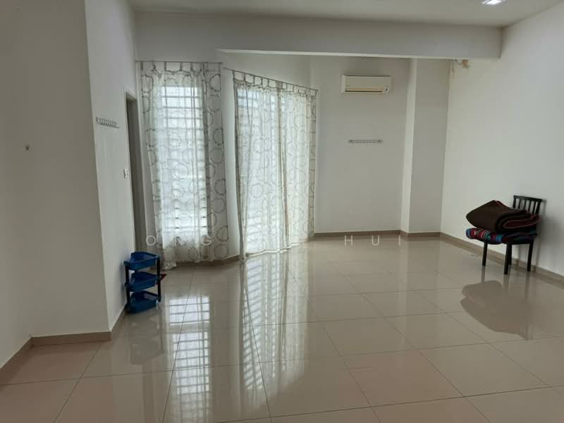 2-storey Terraced House for Sale in Bandar Sri Sendayan (Negeri Sembilan) - Ong Jia Hui - Living Room - PropertyGuru.com.my