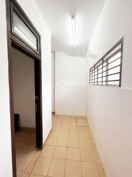 2-storey Terraced House for Rent in Laman Glenmarie (Shah Alam) - Weng Tan - Corridor - PropertyGuru.com.my