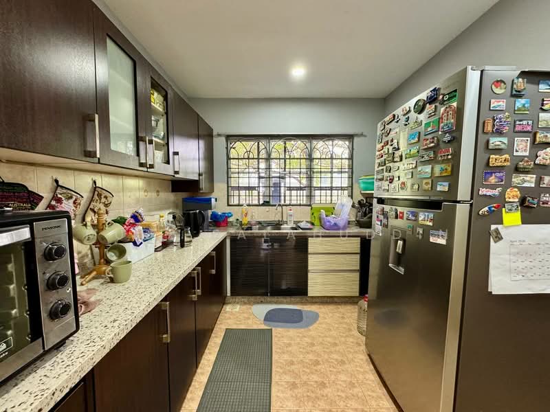 2-storey Terraced House for Sale in Bukit Jelutong (Shah Alam) - Mudz Salahuddin - Kitchen - PropertyGuru.com.my