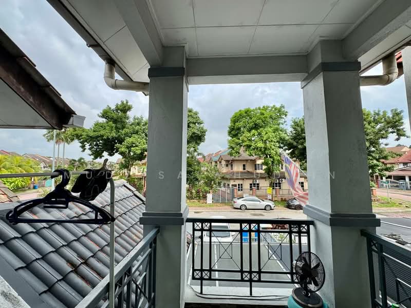 2-storey Terraced House for Sale in Bukit Jelutong (Shah Alam) - Mudz Salahuddin - Balcony - PropertyGuru.com.my